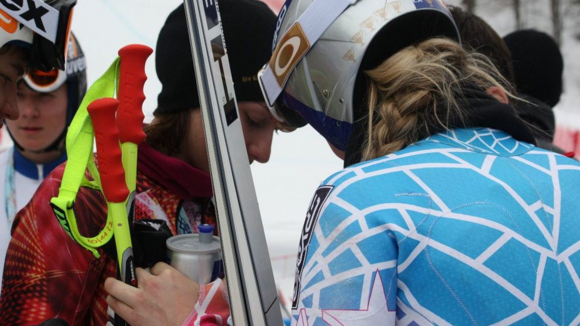 autograph-session-after-the-1st-training-in-sochi