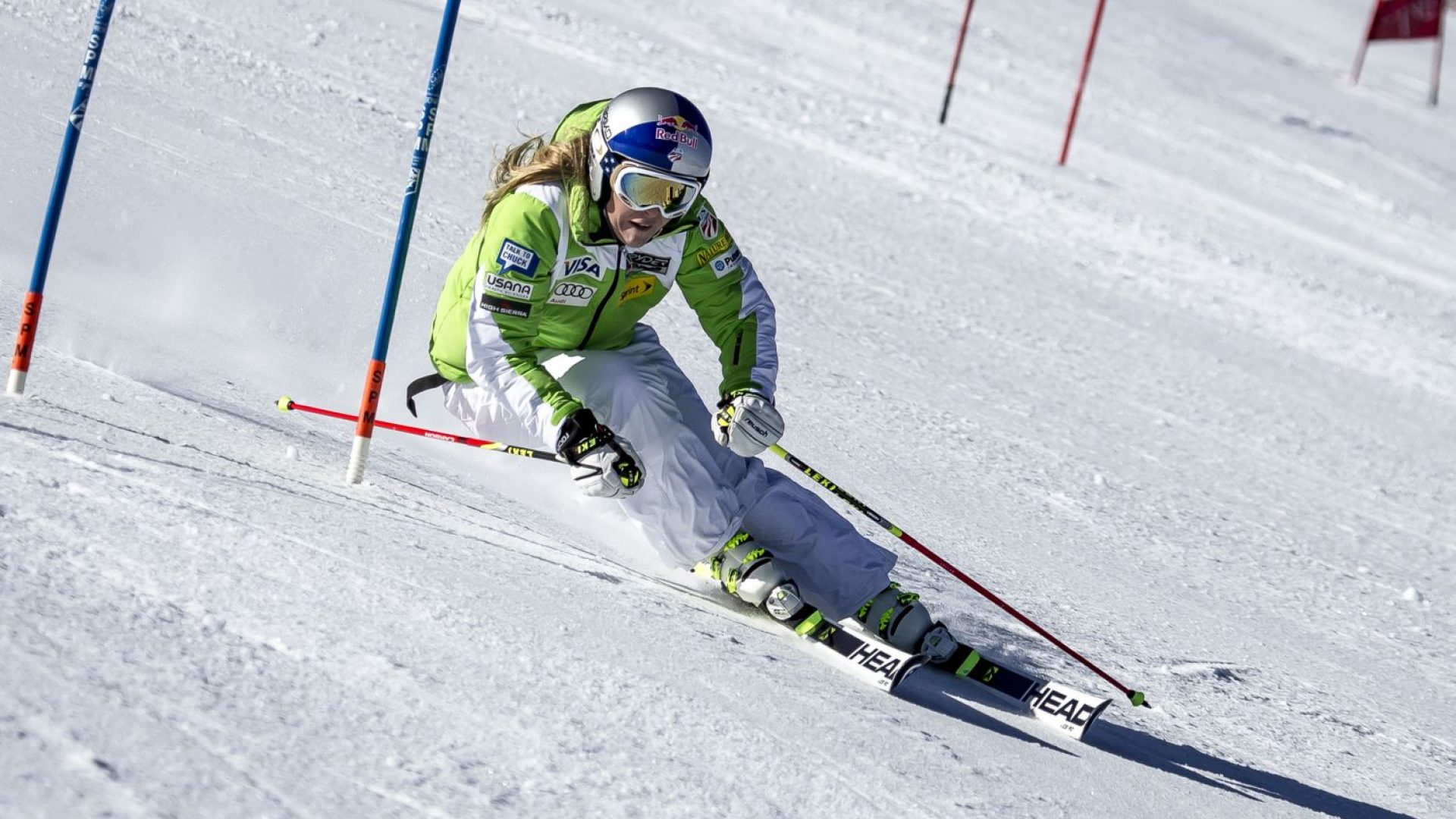 lindsey-is-back-on-skis-2