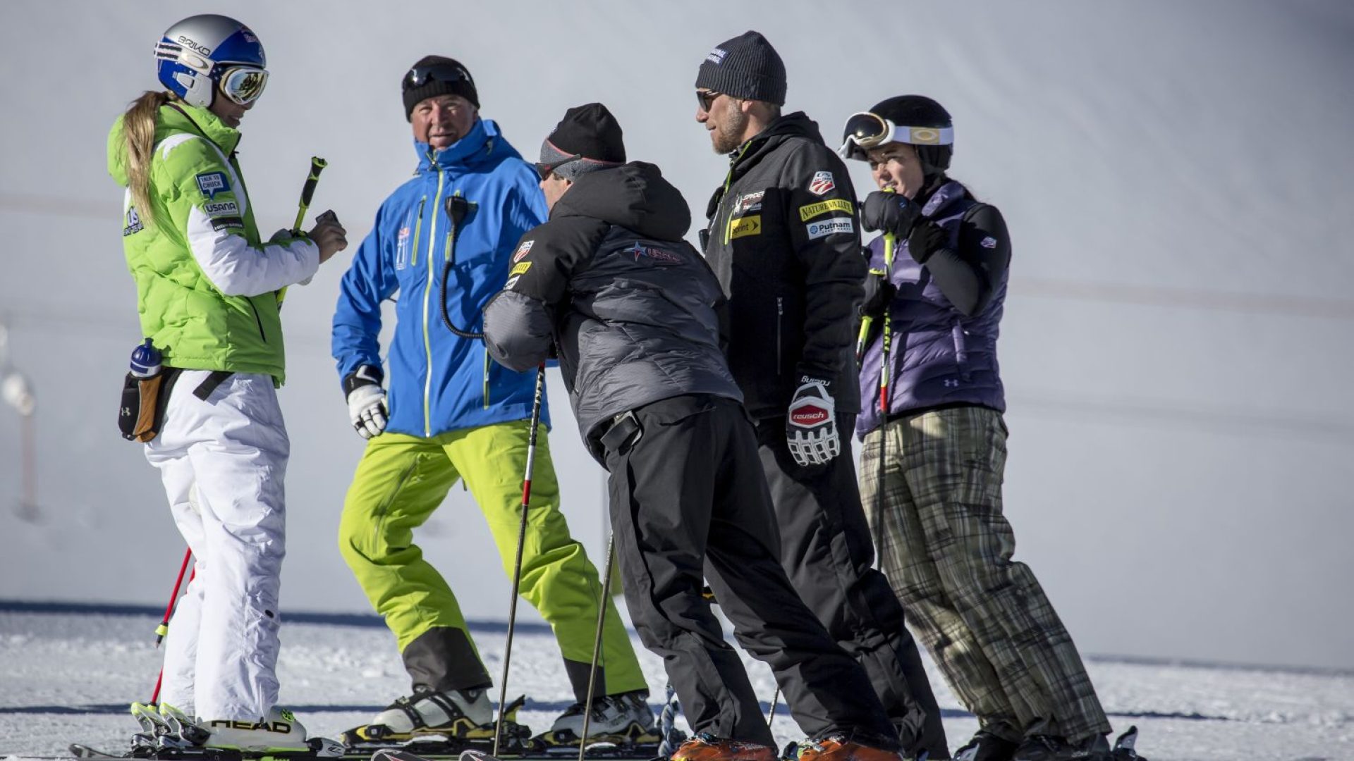 lindsey-with-robert-trenkwalderhead-of-athletes-special-projects-asp-red-bull-the-us-ski-team-coaches-and-her-physiotherapist-lindsay-winninger